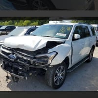 فورد اكسمبديشن ٢٢ ماشيه 53 الف سعر 295 صورة الحادث مرفقة 07812603301