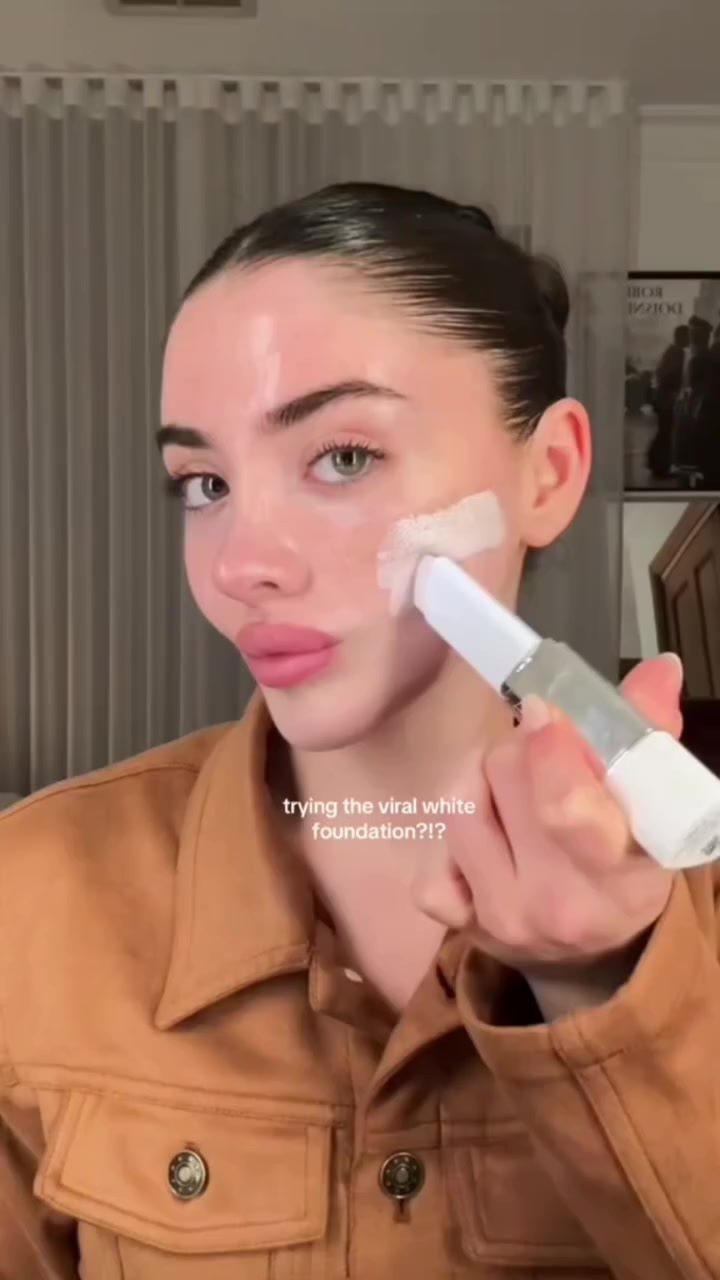 ✨ بشرة صافية مثل الفلتر هذا هو السر! ✨
كريم اساس السحري من OLIBOLLA 💖
يغطي كل العيوب من أول لمسة ويعطيج لون طبيعي يذوب ويا بشرتج 😍
يتغير لونه حسب لون بشرتج حتى يعطيج نتيجة مثالية بدون تعب 💯
🔥 مميزاته:
تغطية كاملة بدون ما يثقل على الوجه
يخفي الحبوب والبقع والهالات
يدوم طول اليوم بدون ما يتشقق
بيه فرشة مدمجة لسهولة الاستخدام
💄 حتى المشاهير ديحكون عنه ويستخدموه يومياً لأن نتيجته فد شي!
📌 طريقة الاستخدام:
حطي كمية بسيطة على الوجه ووزعيه بالفرشة المرفقة أو بإيدج، وامزجيه زين لحد ما يندمج ويا بشرتج ويطيج لوك طبيعي ناعم ✨
لا تفوتين الفرصة وخلي بشرتج تحچي عنج 😍💖
#كريم_اساس #ميكاب #بشرة_صافية #جمال #بنات عناية_بالبشرة 💕

 ملاحظه تحديد لون البشره بالحجز


**إذا كنت صاحب هذا الإعلان وتريد حذفه لأي سبب، رجاءا أرسل رسالة إلى الدعم الفني**