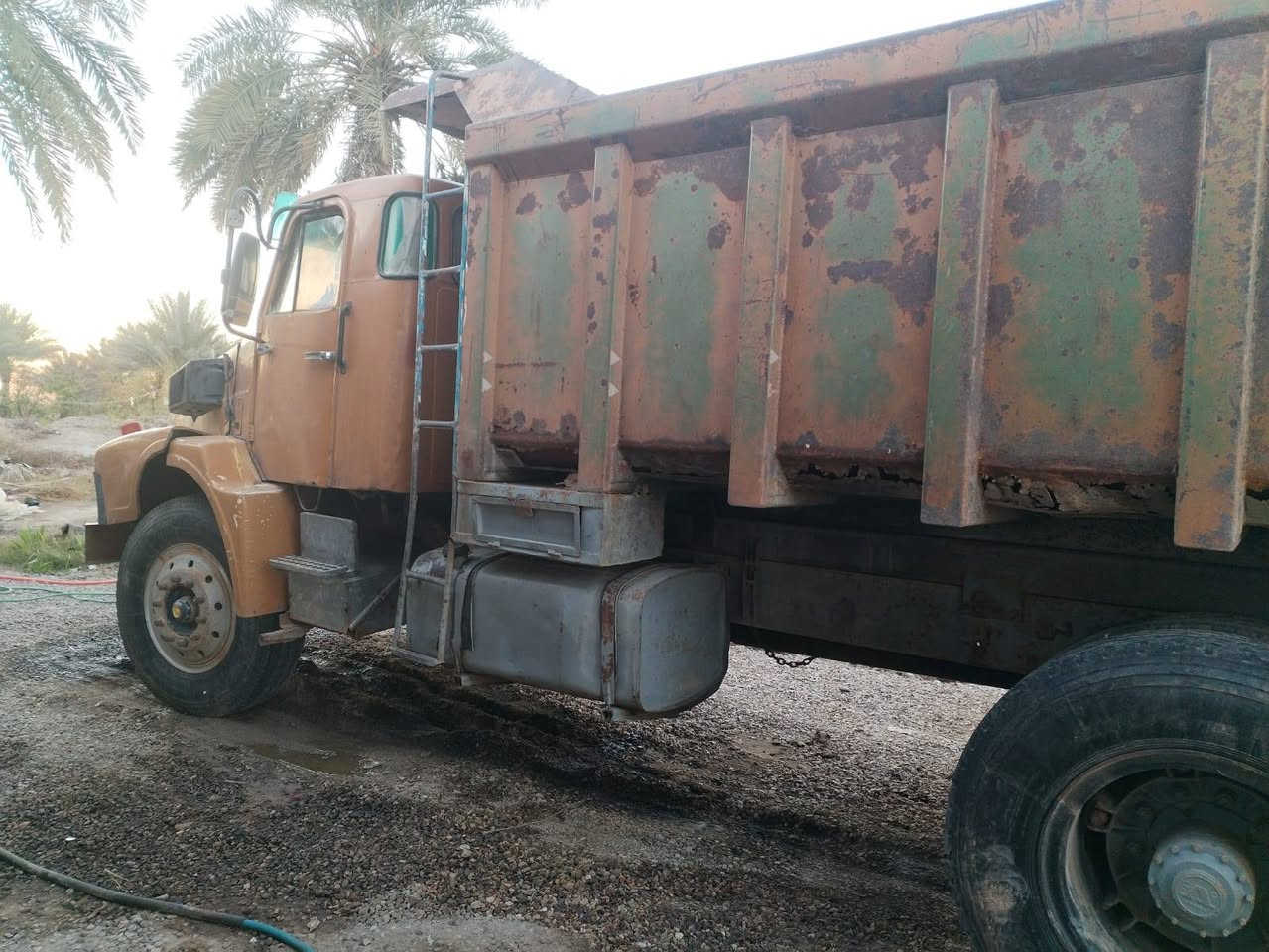 سلام عليكم ورحمة الله وبركاته 
الوري فالفو البيع واسط قضاء الصويره 
رقم صدامي 
موديل 82 كلش نضيف خير من الله 
الاستفسار تصال ع رقام  مكلف بل نشر 
***********
