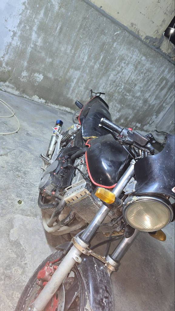 دةنكي تي داية 800هازار*********** باري ايرانية
