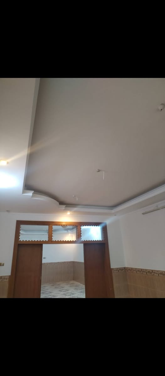 بسم الله الرحمن الرحيم 
تابع الصفحه ليصلك كل ماهو جديد
مكتب الابرار للعقار 

🌹 دار  للبيع  مساحه  200  متر 
🌹 حي السلام منطقه ال 37  
🌹 شارع 10 قرب مدارس الامام علي 
🌹 بناء صب كونكريت 
🌹 بناء نظيف جدا ومكان مميز 
🌹 غرفتين نوم 

💎 طابق الاول 
غرفتين  و صاله واستقبال ومطبخ وصحيات وطارمه كبيره 

للاستفسار الاتصال عله 
***********

🌷 عنوان المكتب نجف 
🌷 حي السلام نهايه شارع ابو الدجاج

ملاحظه..  عندك بيع عقار او عرصه او رهن او ايجار يرجى مراسلتنا عله الخاص او الاتصال على الرقم واتساب النجف, العراق
