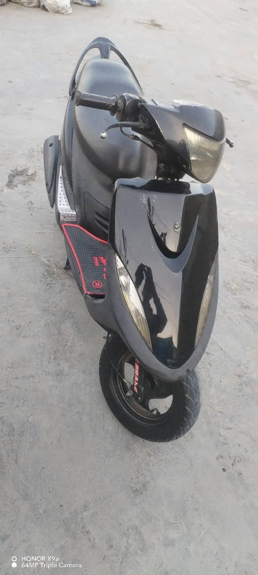 اسلام عليكم دراجه ماكس عدله 120 ما نقصهه اي شي دراجه كامله جميع كهربائيات شغاله سلف هندر كله شغال دراجه كلش حلوه مكاني مدينه حي طارق السعر 650 وبيهه مجال ***********
