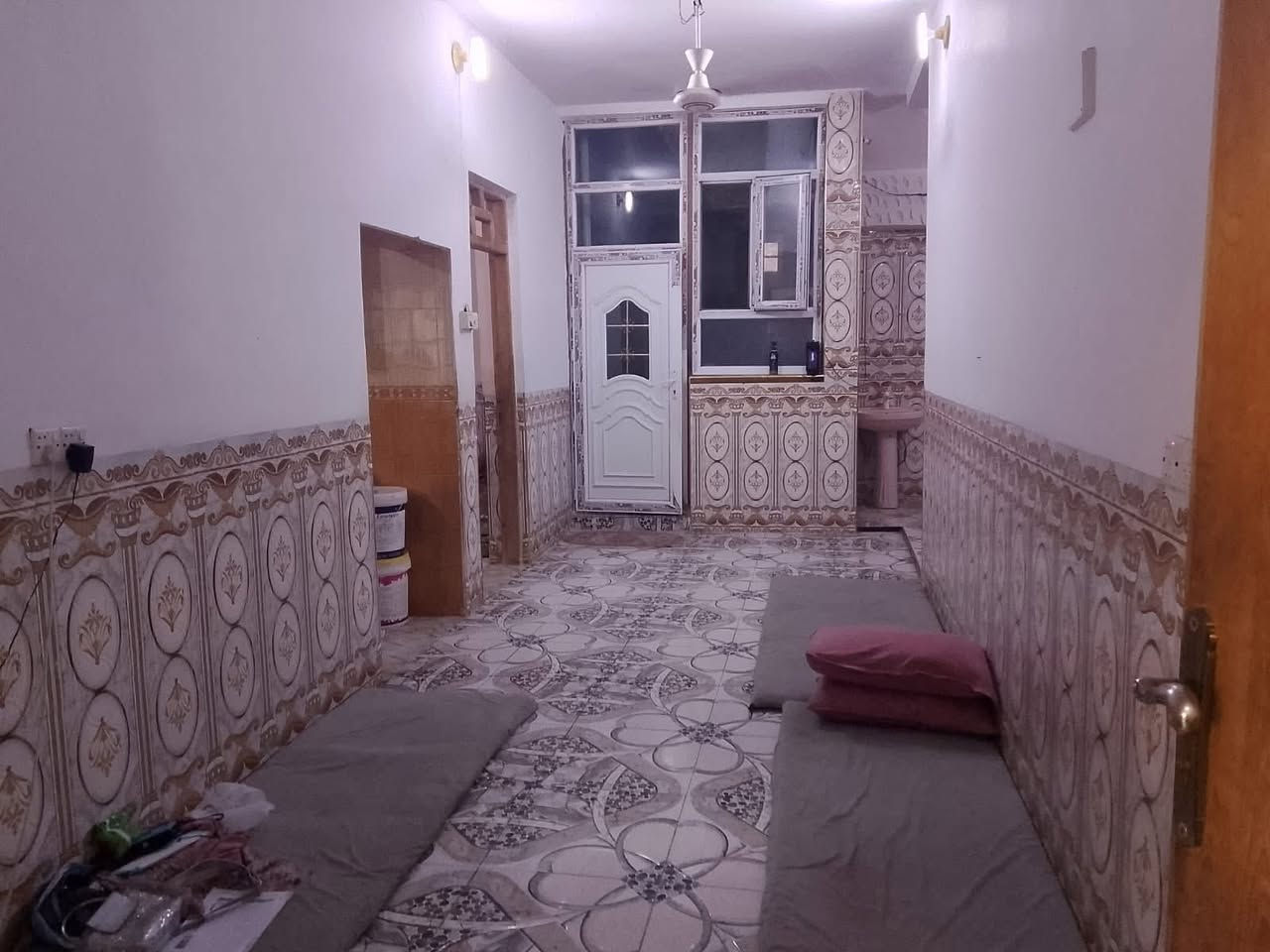 بيت للبيع طابو صرف سند باسم شخص تحويل مباشر
الفلوجة حي الجولان قرب جامع ابو ايوب الانصاري قرب علوة الفلوجة القديمة
📍المساحة = ١٩٠ م٢
📍 الشارع :١٥م 
🔹واجهة  = ١٠م ونزال: ١٩م
🔸بناء طابوق ٢٠١٩ 
مشيدات من طابقين ويحتوي على
خمسة غرفة نوم وصالتين واستقبال ومطبخ وصحيات وحمامات ومناور وكراج 

السعر ١٤٨ مليون 

للاستفسار  
***********
‏‭٠٧٥١ ٩٤٥ ٢٨٢٩‬ ‏‎
