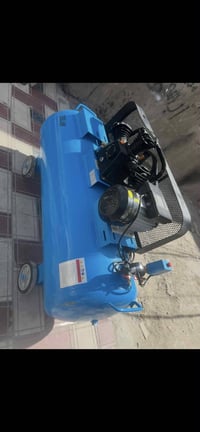 كمبريسر ٣٠٠ لتر جديد يوجد جميع اغراض بنجر  سعر ٦٠٠  ٠٧٨٠٣٠١٢٤٦٣