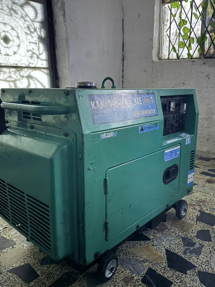 مولده كاز  كاتم  جديدها7 كيفي 28 آمبير مولده كلش نضيفه وبلاديه ماداخله تصليح على وضع شركه نكره بل تشغيل نقص فقط باتري السعر 750 مكاني بغداد بنوك***********
