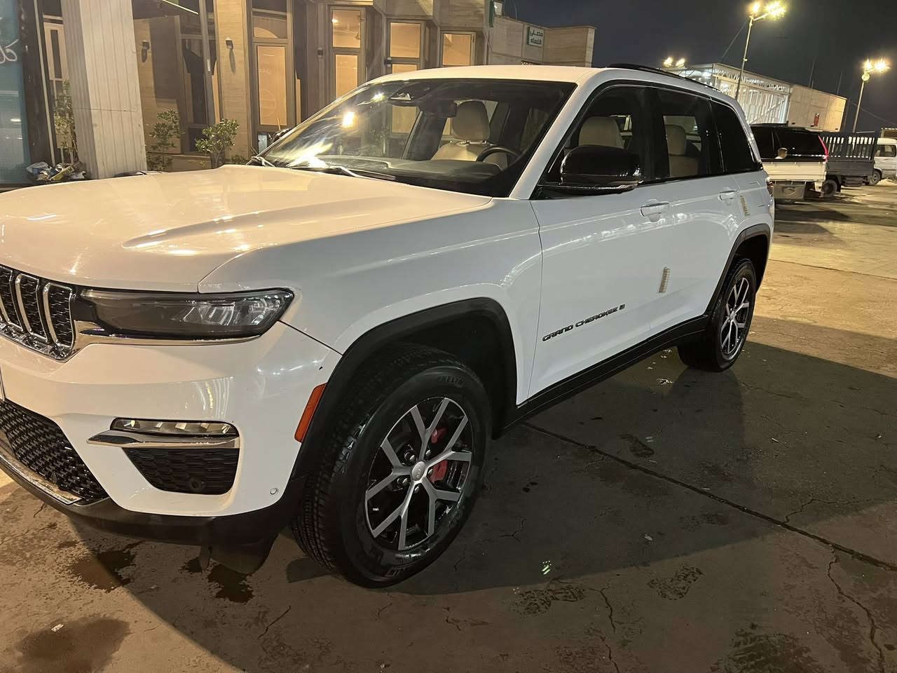 السلام عليكم من رخصة الادمن 
جيب لمتد للبيع او مراوس بكوري 
موديل23 
حادث بنيد وچاملغ جهة الايمن
البنيد مبدل نفس اللون يعني بيها قطعه وحده صبغ
المواصفات
فول عدى السلايت
كامرات عدد 5 محيطيه
شاشه كبيره
بردات بلاديه
حساس امامي خلفي
مرايا تعتيم
كشنات كهرباء تدفئه تبريد
داخل عسلي
رادار تصادم
تحديد مسار
اوتو بارك 
اوتو ستار
مكرك كير حداده بشرط شركه
تخم تاير
بطاريات ايسي ديلكو امريكي جدد
وكو هواي مواصفات مذاكرهن

السعر29 وبيها مجال ان شاءالله 
***********
