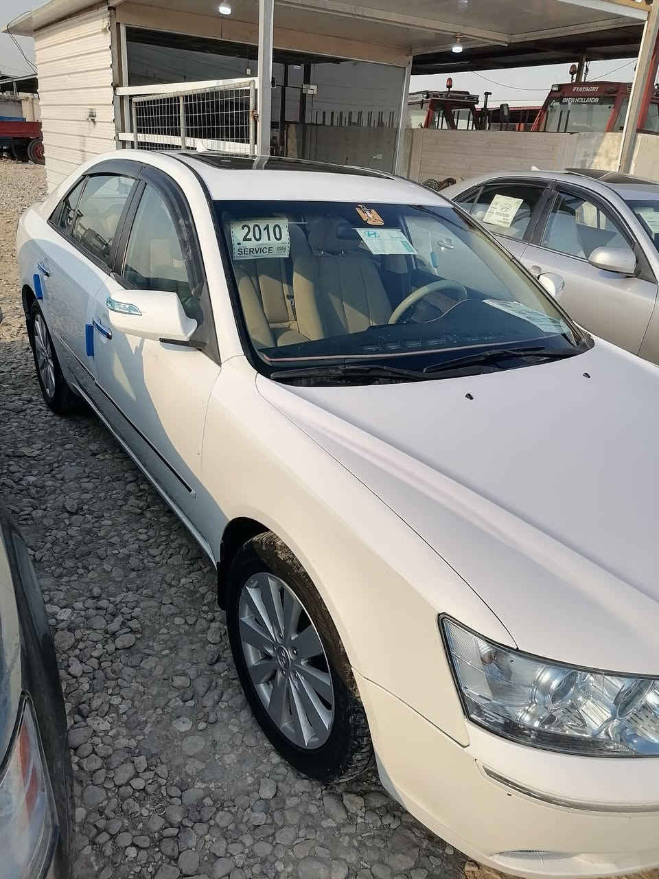 سلاام عليكم للبيع سوناته موديل ٢٠١٠ وأرد خليجي فول مواصفات رقم أربيل سياره جاهزه من كل نواحي محرك وكير خير من الله تخم تاير جديد بيه رش ثلث قطع صبق مكفوله من حادث سياره خير من الله وبل عافيه عل ياخذه *********** عنوان واسط قضاء زبيديه //سعر ١١٥ وبيه مجال لطيبين
