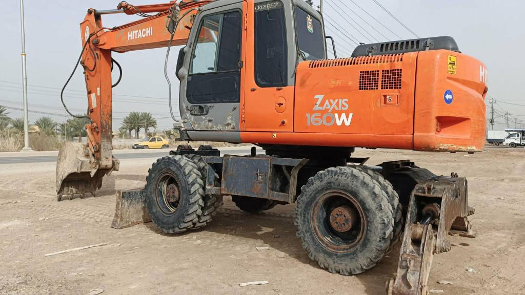 للبيع Z  حجم  160.           2004    جاهزة للعمل  مكاني بغداد  ***********     سنويه لل27 سعر   310
