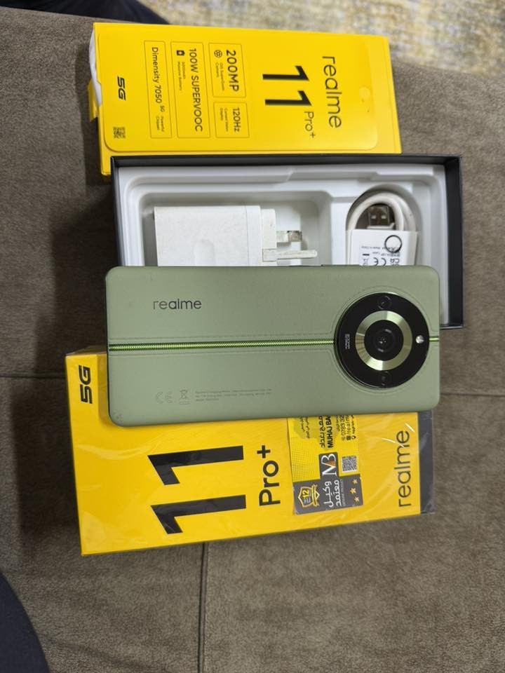 السلام عليكم للبيع فقط
realme 11pro plis 5G
ريلمي 11 برو بلص 5G
ذاكرة 512 
رام 12+12=24
 جهاز حيل نضيف غير مفتوح ولا مصلح نهائيا 
دكمة الاطفاء والتشغيل تشكل مرات واني مسوي نقر الشاشة للإطفاء والتشغيل يعني ما احتاجها ابد
شاشة منحنية بتردد 120 GHZ
بصمه شاشه وبصمه وجة 
كامرة 200MP قوية جدا
شكل انيق جدا مصنوع من الجلد النباتي
كامل الملحقات اني مشتري جديد على ايدي من الشركة
السعر 270  وبي مجال بسيط 
مكاني بغداد مجمع بسماية السكني
رقمي *********** اتصال او خاص
