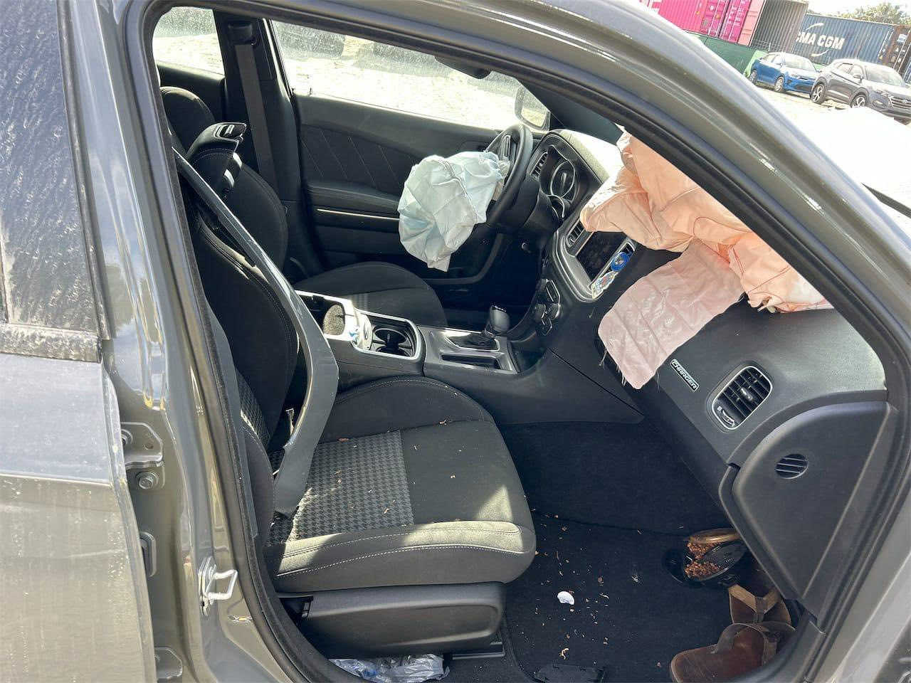 جارجر مديل 23 جي تي
حادتثها بنيد مبدل وصبغ جاملغ بدون تبديل بيهه تصليح بخشم الشاصي بصيط

ماشيه 42 الف

مواصفات سوبر تراك

السعر 265 

***********
