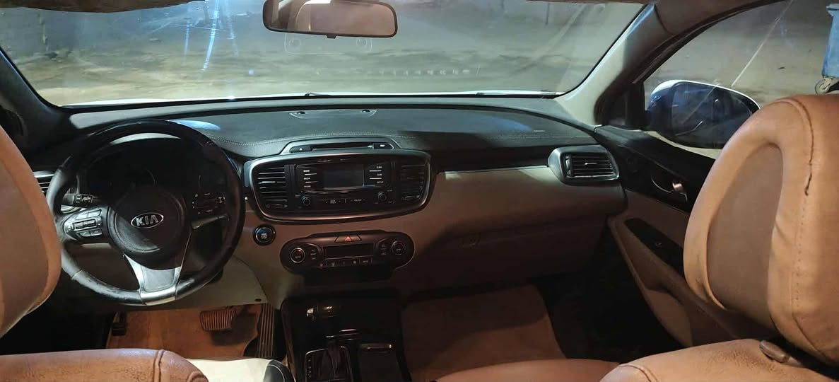 سورنتو موديل 16 خليجيه اربعه سلندر مصبوغه حزام متجايه تجوه خفيفه السعر130وبيه مجال للاستفار اتصل ***********
