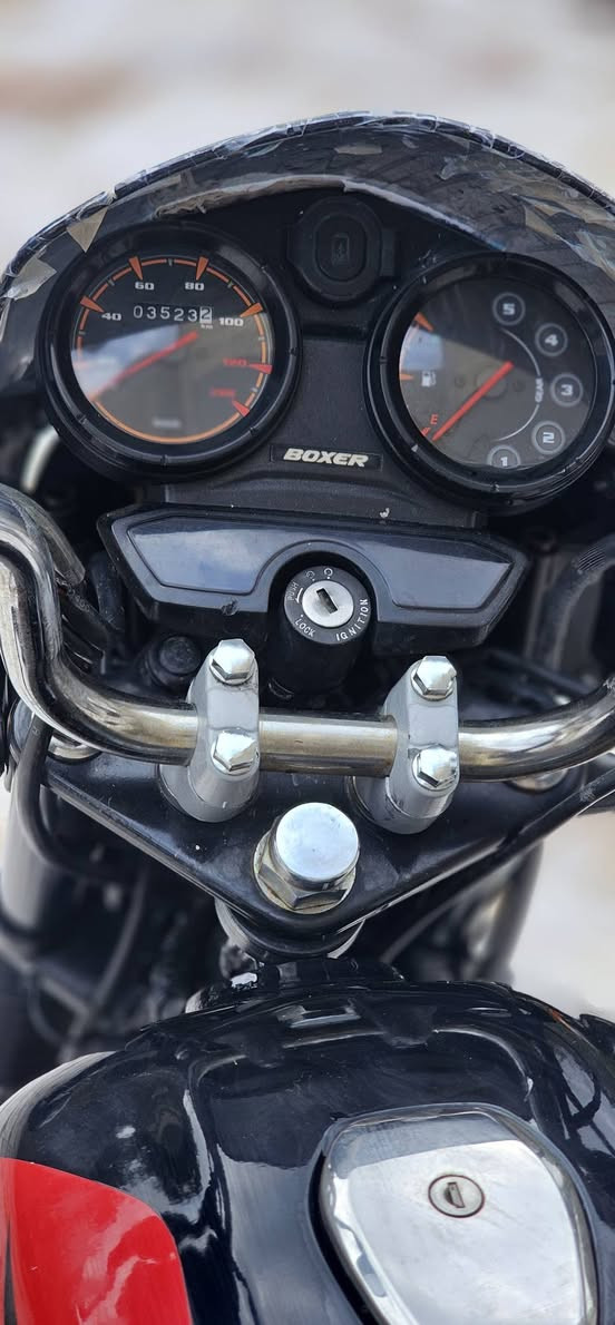 بوكسر موديل 2023 طالعه ب 24شهر السابع كفاله عامه ماشيه 3 الاف ونص السعر مليونين وربع بيها مجال ميسان قلعه صالح ***********
