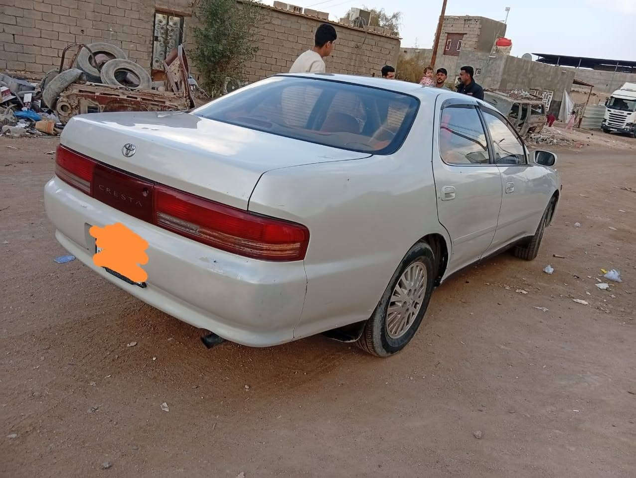 السلام عليكم كرستا موديل 1993
محرك وينجي مكفوله من ضربه
سعر 68 ورقه تبريد شغال رقم
***********
