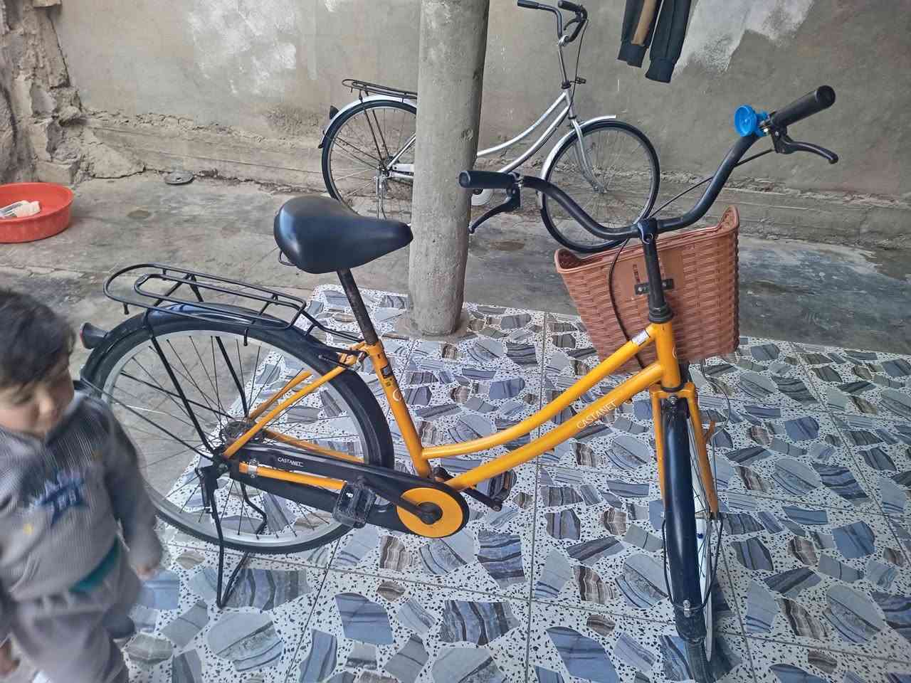 السلام عليكم باسكي للبيع حجم 26 نظيفات اثنين 100 رمادي شارع 20  ***********
