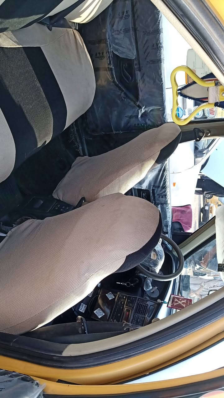 سلام عليكم بيجو بارص مديل 15 سياره جاهزه مكينة كير كهربائيات رقم دولي بسمي سنويه لحد 2030 سعره 35 وبيه مجال رقم التلفون ***********
