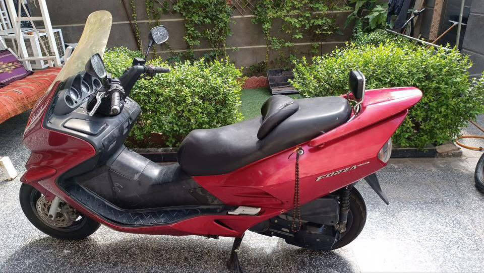 فورزه سويج 0/6 دراجه كفراتها بلاديه جارده مكينه خير من الله لاتنقيص ولاتبخير دبلات جدد كهربائيات كلها شغاله نقص فقط باتري المراوس ماكس جديده او بيع ٧٠٠ وبيه مجال مكان طالبيه ***********
