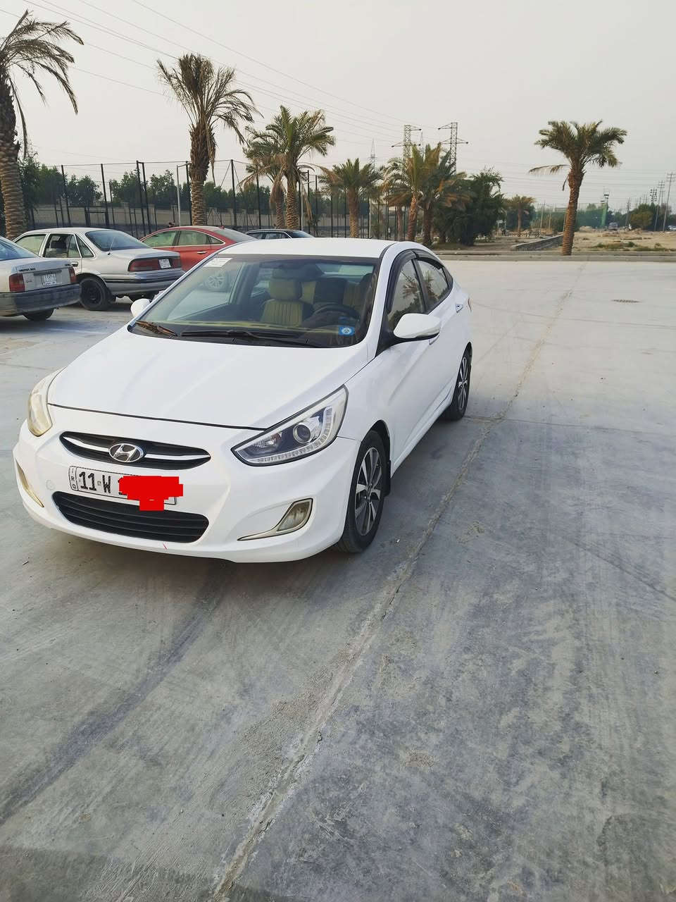 السلام عليكم
اكسنت مديل2016 خليجي 

مكينه 1600 

تبريد تخم تاير 

حداديه سياره جاهزه مانقصه شي

شاشه كامره تحكم استيرن اشاير 

كهربايات سياره جاهزه

رقم بغداد مكان لسيارة النجف الاشرف 

السعر 115 وبيه مجال 

لاستفسار ***********
