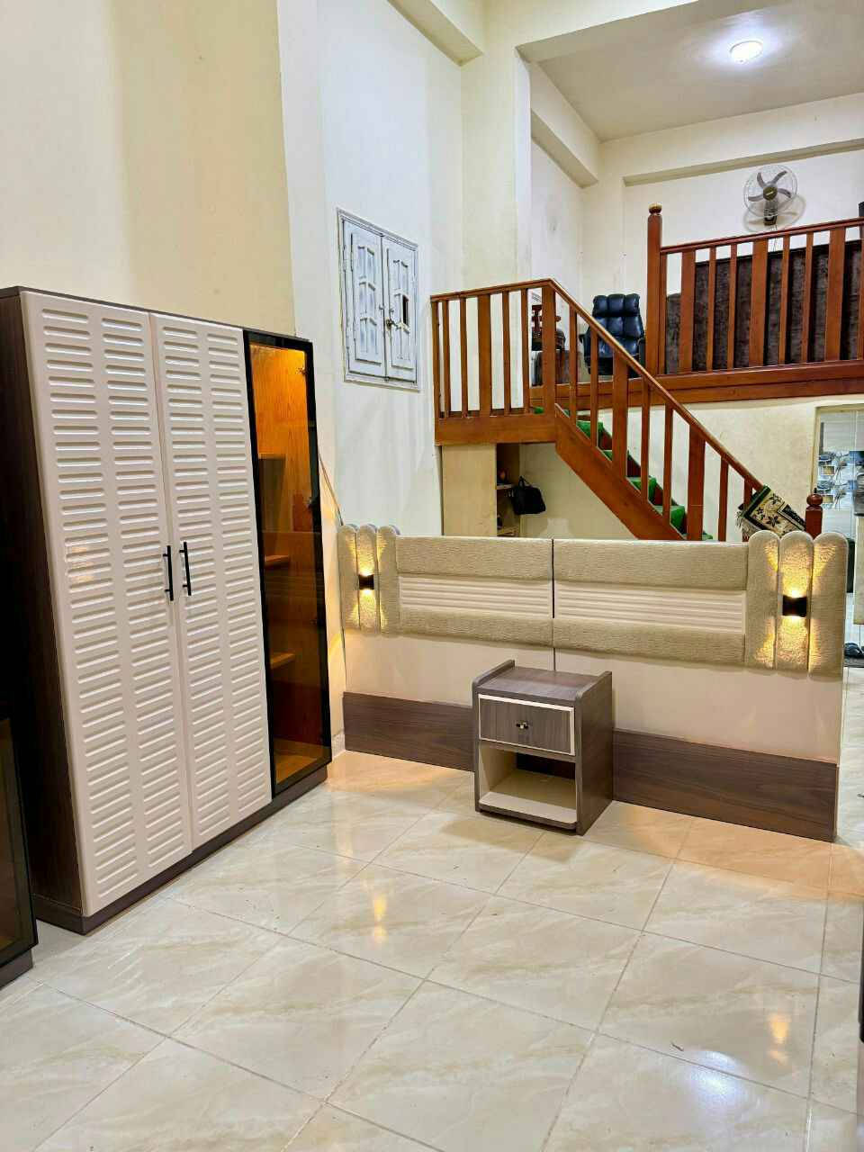 مكونه من دولاب150في220سم 2سرير120سم بالملل كمود برواز خشب ث روسي وكبس تشطيبها حلو جدا


**إذا كنت صاحب هذا الإعلان وتريد حذفه لأي سبب، رجاءا أرسل رسالة إلى الدعم الفني**