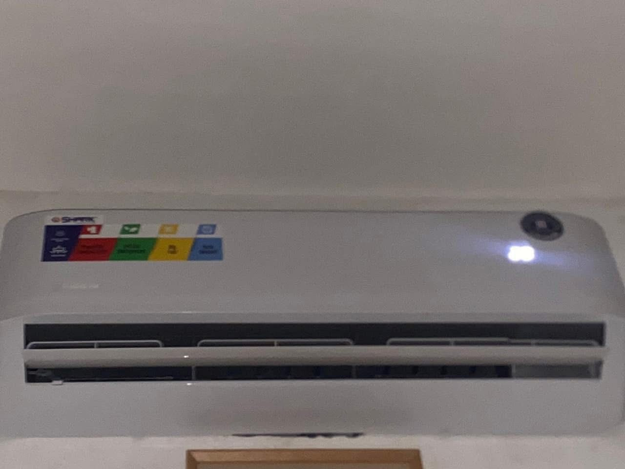 السلام عليكم 
شد سبلت ٤٠
‏‎وفتح ٢٥
فتح وشد ٥٥
‏‎غسل وتنظيف موقعي ٢٥ الف
‏‎غسل تفصيخ ب45
‏‎غاز ٤٠  وايضاً يوجد صيانه
استخدام فاكيوم
‏‭‭0787 844 2297
