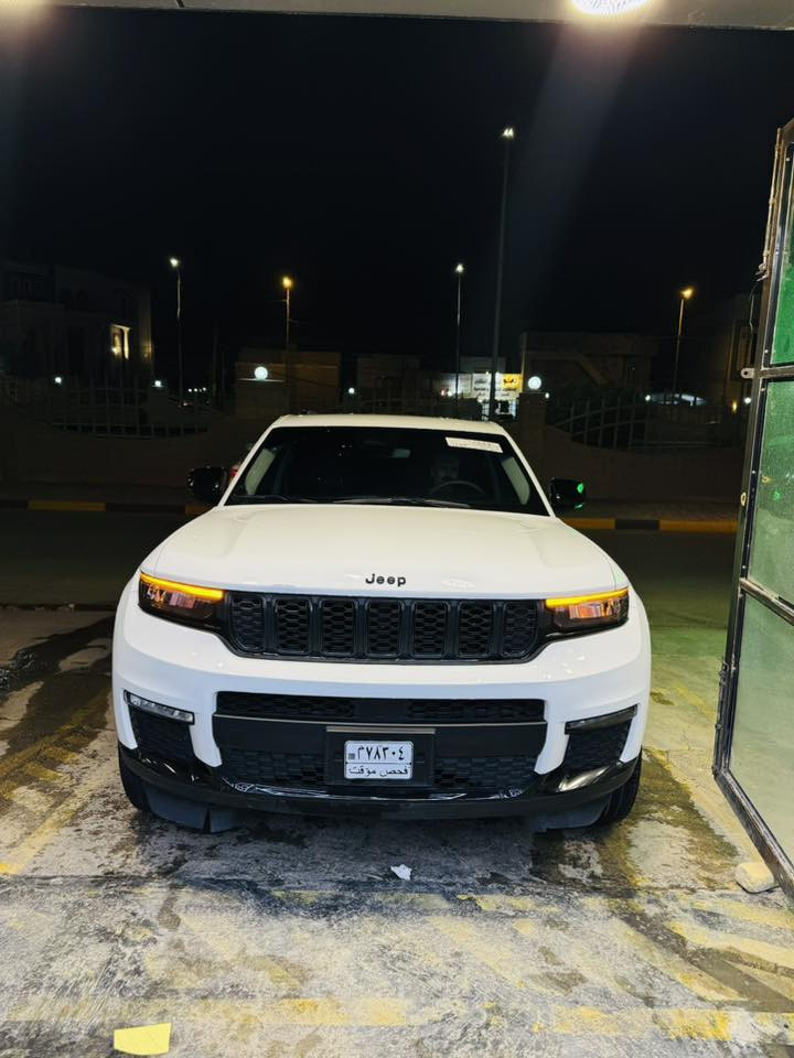 السلام عليكم جيب كراند شيروكي لميتد بلاك توب 2023
7 راكب وارد امريكي بدون ضرر ايرباك ماطاك
فقط بارد مابيها اي قطعه تبديل مابيها صبغ سليمة من كل العيوب
( فول مواصفات عدى الفتحه 
تشغيل بصمة وعن بعد
6 سلندر فور ويل ) المحرك :3.6 .
 المواصفات : 4x4* قيادة ذاتية عند المنعطفات. * 
رادار امامي مع مانع تصادم .
. * تحذير الخروج عن المسار . * مستشعر
 نوم السائق مع نظام التوقف الآلي * تحذير النقطة عمياء شاحن موبایل وايرلس * تبترونيك كير بالستيرن ويل كب بلاك توب 
. . * تشغيل عن بعد . * الصندوق الخلفي كهربائي * حساسات خلفية .* مكيف خلفي مع وحدة تحكم منفصلة تدفئة كشنات + ستيرن . * مانع تصادم خلفي * محدد سرعة نظام 
التشغيل والاطفاء الاوتوماتيكي . 
* نظام بريك اوتماتيكي. 

العنوان بابل الحله
للأتصال ***********
