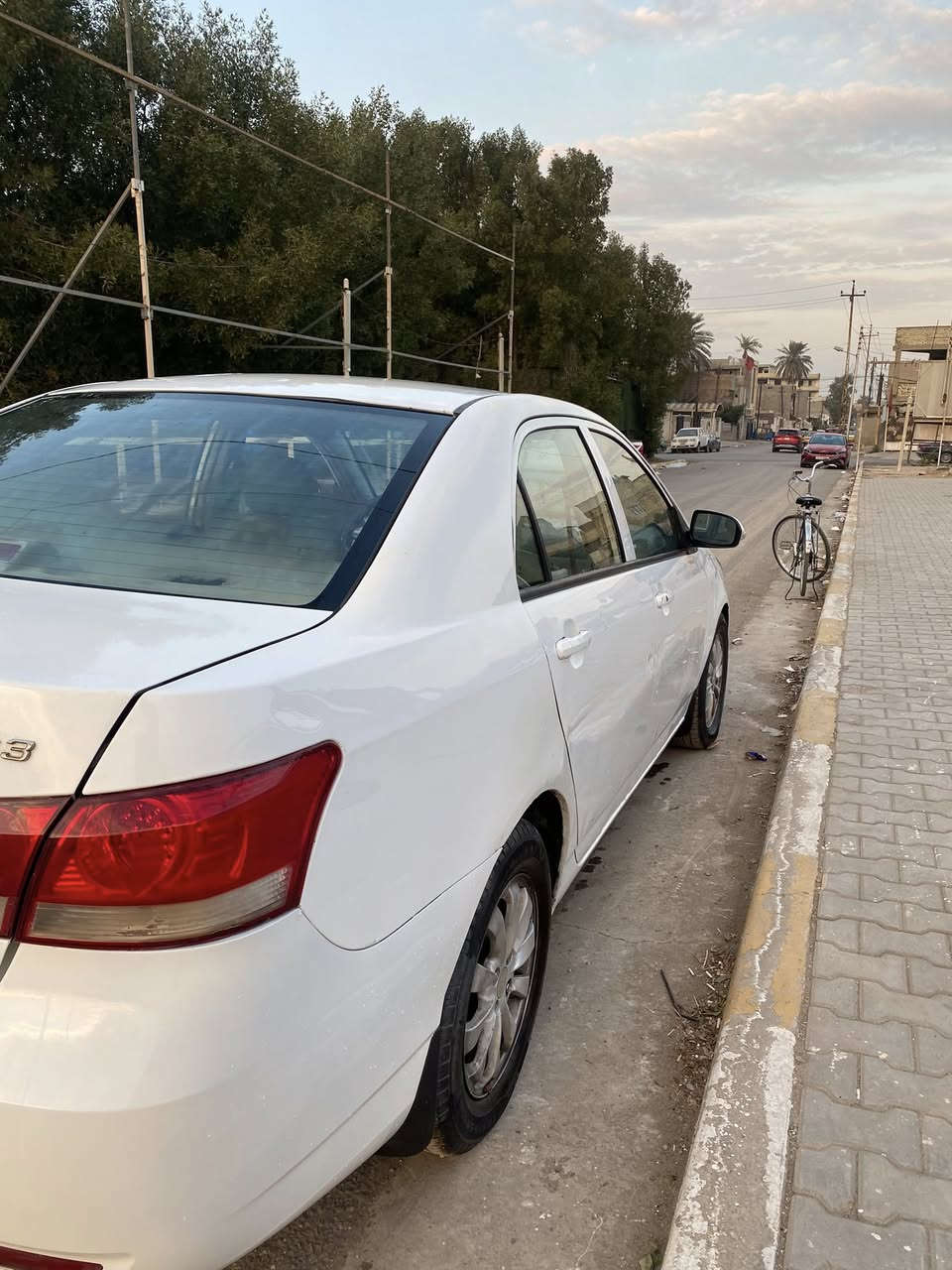 سلام عليكم بيوايدي لبيع G3 مديل 2016 رقم بغداد نكليزي هزة جديدة   سياره كامله من كلشي گير مكينه حداديه جديده تبريد ثلج  مواصفات السياره معروفه كشتات جلد شاشه كأمره والسياره احلى من صور  سنويه باسمي مشروع وطني مكان السياره بغداد سعره 62وبيها مجال  مجال للاستفسار الاتصال على رقم ***********
