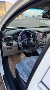 سورنتو 2018 شكل ال 20 اخت الزيرو السياره مضمومه  السياره خليجيه فول 1/...