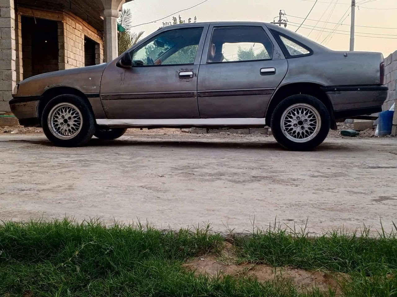 السلام عليكم اوبل فكترا موديل 1992سنويه لل28 كير محرك كله مكفول والكشر شوف عينك بيع او مراوس السعر 20 وبيها مجال ***********/*********** مكان السيارة واسط عزيزيه طريق الكوت
