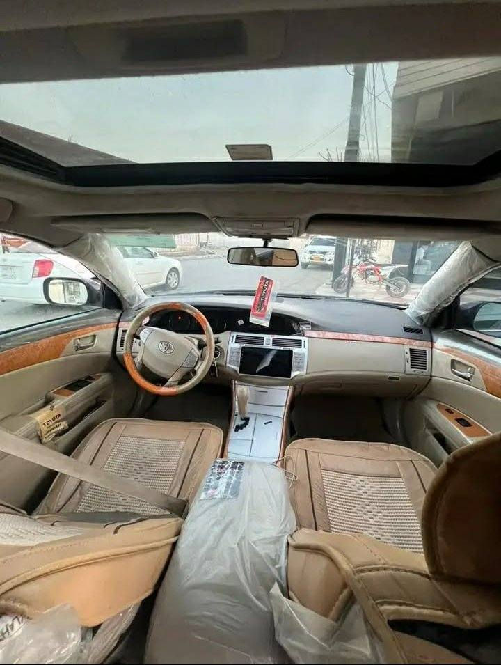 ئەڤەلۆن بڕاوەی دوبەی کۆدی نیە بە شەرت بەیانی کۆدی بۆ بکە بێ کێشەیە
گێڕو مەکینەو تەقەو ڕەقەو کارەبایو گشت گیانی بە شەرت چرکەی تیا نیە کامل مەسرەف کراوە برێکیشی بەستراوە ناو زەرد شاشەو کامیرایە زۆر پاکوو جوانە سەیارەکە ناو دەرەوەی لۆک لۆکە نرخی 55 گڵاو مەجالێکی زۆر کەم
 
***********شوێن چەمچەماڵ
