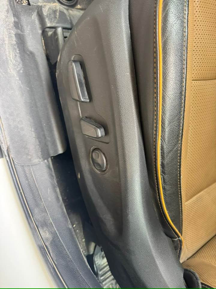 السلام عليكم سبورتج موديل 2019GT line فول مواصفات
بنوراما 
بصمه 
اشاير ترحيب
كشنات جلد كهربائية
قطعتين تبريد
صندوك كهربائيه
او تو هولد
فول الفول 
مكفوله عدا ملاحظات بسيطه والسونار يحكم بيناتنه
السعر 220 وبيها مجال بسيط
رقم الهاتف / *********** احمد السويعدي
