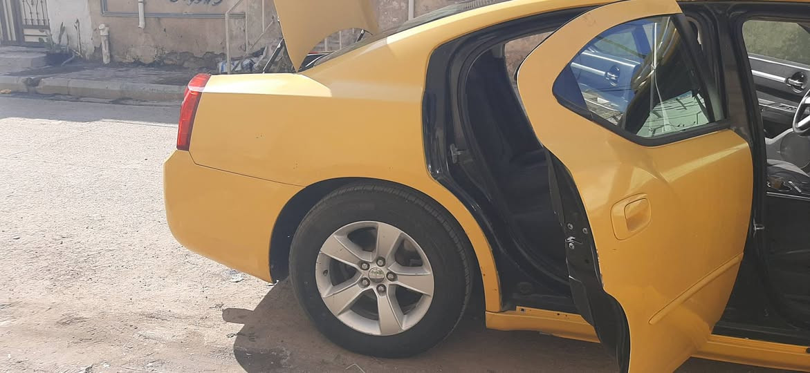 جارجر ٢٠١٠ سياره جاهزه خطه سماوه بغداد مصفره هيئه وغرامات مامطلوبه سياره ماتخسر عليه الف تخم تاير جدير صارله ١٠ ايام باتري جديد سياره متعوب عليه كلش كاعيه جديده سياره كبل للشغل سعره ٩٥ 
***********
