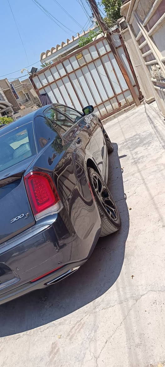 اوباما موديل ١٨s  وارد امريكي السياره احنه مستوردينهة دخول جديد فول واحد على واحد حادثهة وسونارهة مرفق بل صور ماشيه ١٧٠ كيلو متر مو مايل  بيع سريع الجاد يتصل ويدلل *********** ماموجود خاص ملاحضه السياره بيهة بابين كلير طلع من امريكا

