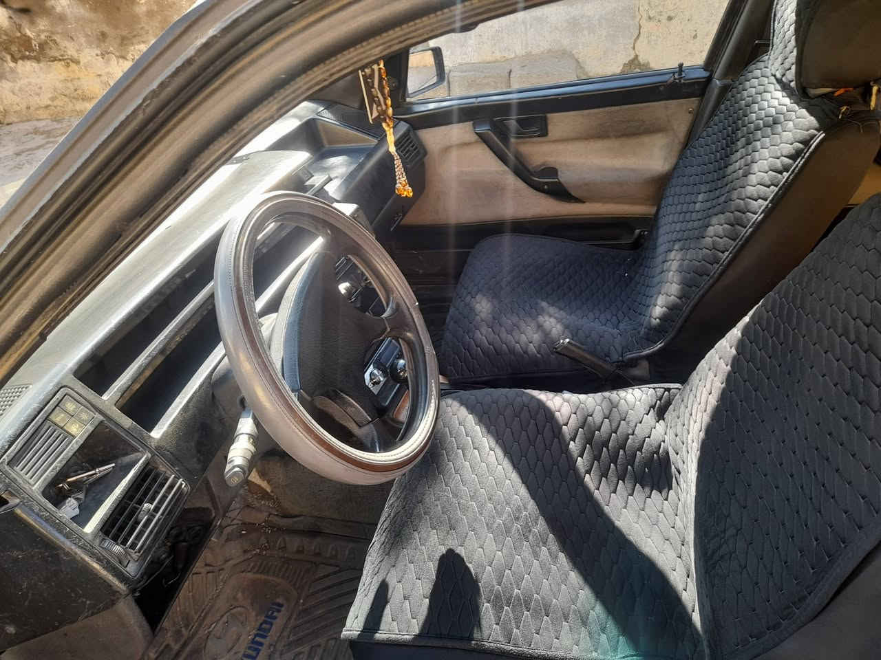 فيات موديل ١٩٩٠  باسمي سنويه لل٢٠٢٧
مابيها صبغ مكينه  لا صرف ولانفح  كير عادي جامات كهرب سيارة مانقصها شي سعرها ٢٢
للإستفسار الاتصال على الرقم 
***********
