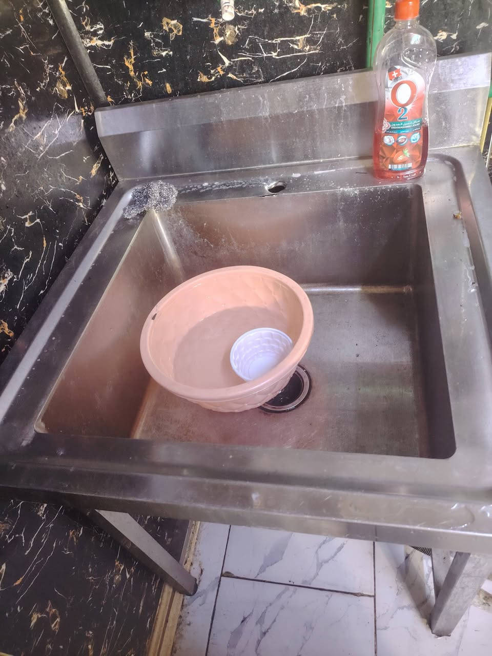 اغراض مطعم للبيع النجف الاشرف حي المكرمه ***********
