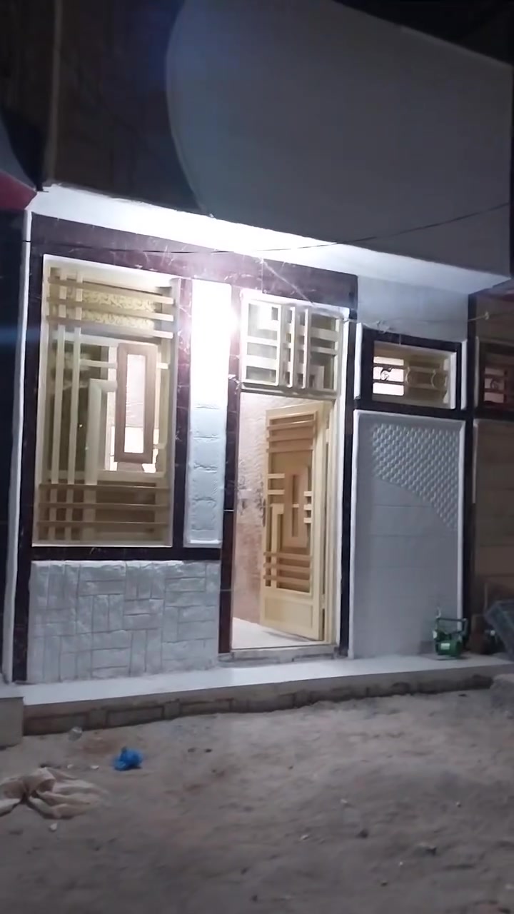 بيت ٥٠م طابق واحد للبيع حي الإمام علي ع قرب حولي المشايه مال مستشفى الكفيل خدمات كامله يبعد عن الحرم كيلو ونص مشي نصف ساعه بالسياره دقايق منطقة سكنية متكاملة من كلشي تبليط مجاري كهرباء شوارع اناره كلشي متوفر
سعر الدار ٥٧ وبي مجال للشراي 
***********
#كربلاء_مدينة_العشق_والعاشقين #حله_سماوه_النجف_ناصرية_كربلاء #بصره_بغداد_ميسان_ذي_قار_كل_المحافظات 
بيت ٥٠م طابق واحد للبيع حي الإمام علي ع قرب حولي المشايه مال مستشفى الكفيل خدمات كامله يبعد عن الحرم كيلو ونص مشي نصف ساعه بالسياره دقايق منطقة سكنية متكاملة من كلشي تبليط مجاري كهرباء شوارع اناره كلشي متوفر
