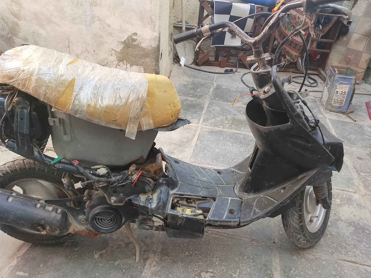 سلام عليكم بيجي للبيع شغاله بس كابريتر مادري شبيه 100وبيه مجال حق جيه رقم***********بي واتساب
