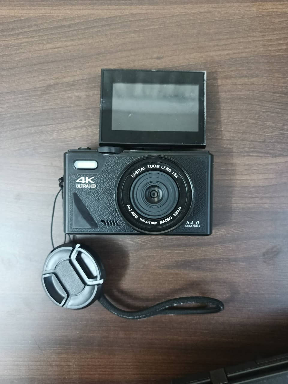 متاح كامرة للبيع 📷
تصوير الفيديو 4k 
تصوير صورة بدقة 64 
كامرة نضيفة كلش 
بطارية خارجة 
بيها أكثر من وضعية تصوير 
السعر 30 
العنوان الموصل الايمن 
التواصل ***********
