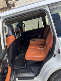 لكزس • ٢٠١٧ • للبيع