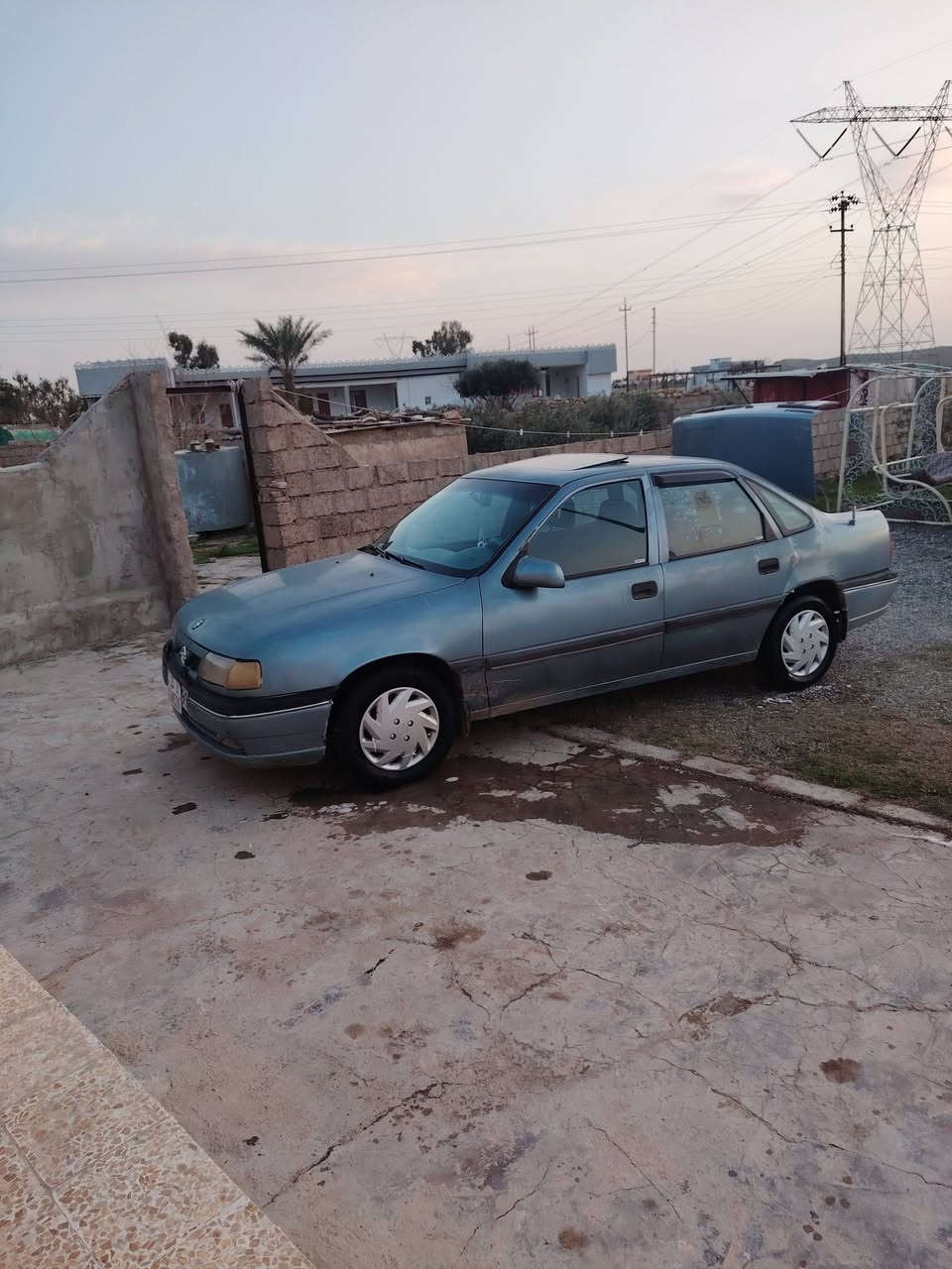 *********** للبيع اوبل فكتره  السعر ٣٥ وبيها مجال رقم انبار جديد
