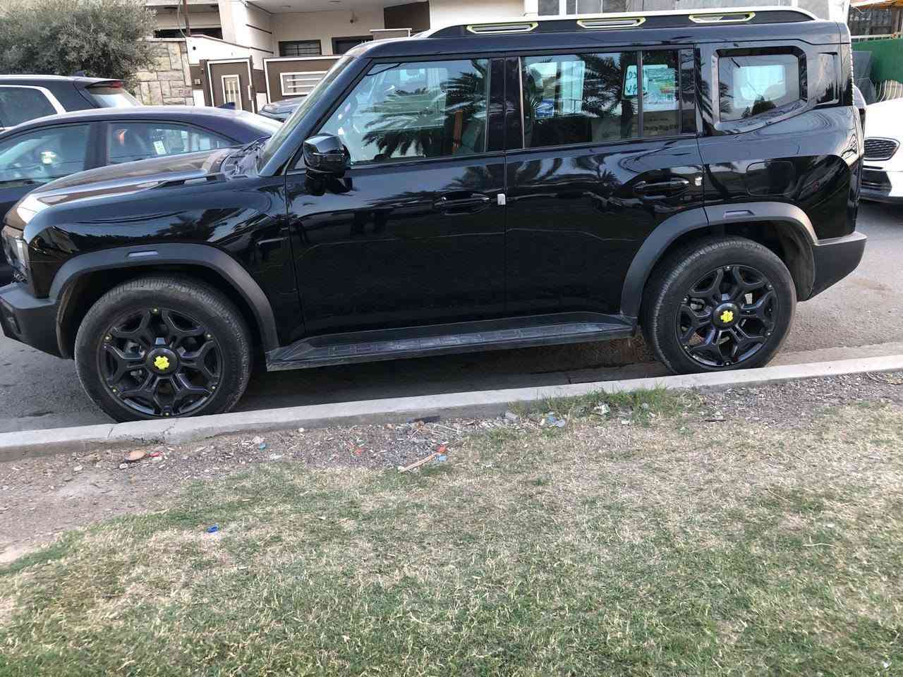 للبيع جيتور تي تو لاكجري فوول مواصفات خليجي موديل ٢٠٢٥ رقم بغداد باسمي مكفولة السيارة ضمان شركة هارلم ماشية ١٧ الف كم لون اسود داخل زيتوني حزام برتقالي السعر ٢٤٨ ورقة للاتصال ***********
