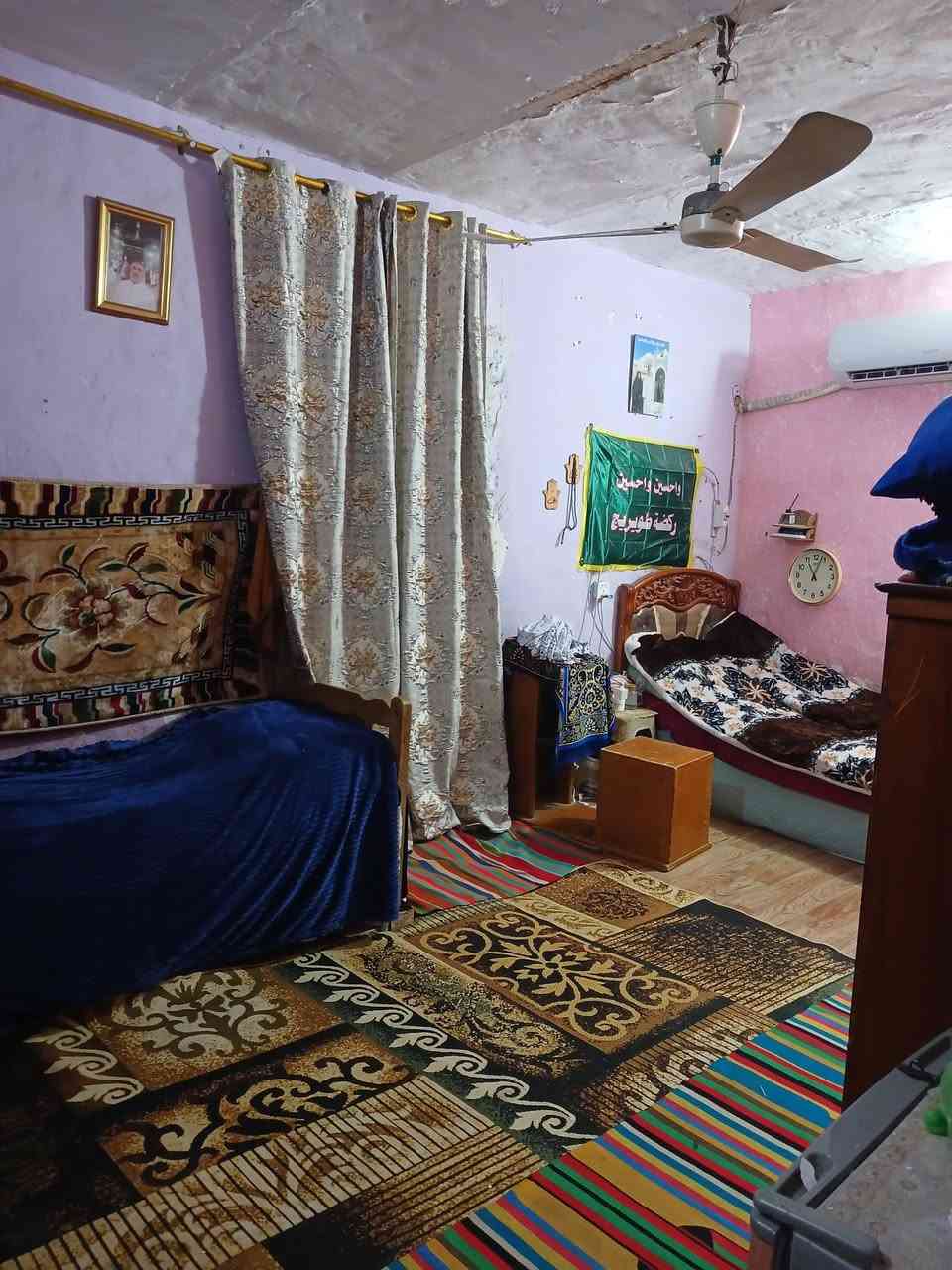 دار للبيع خلف الاطفاء القديمة مقابيل بيت ابو مسلم حميد ال عبادي  المساحة 182 طابو صرف عكادة.. مدخل البيت ممر ٣امتار.. للاستفسار***********
