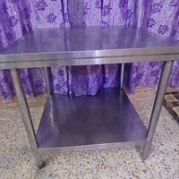 ميز ستيل قياس 90 × 80 سعر 100 مكان بغداد للاتصال 07709760780