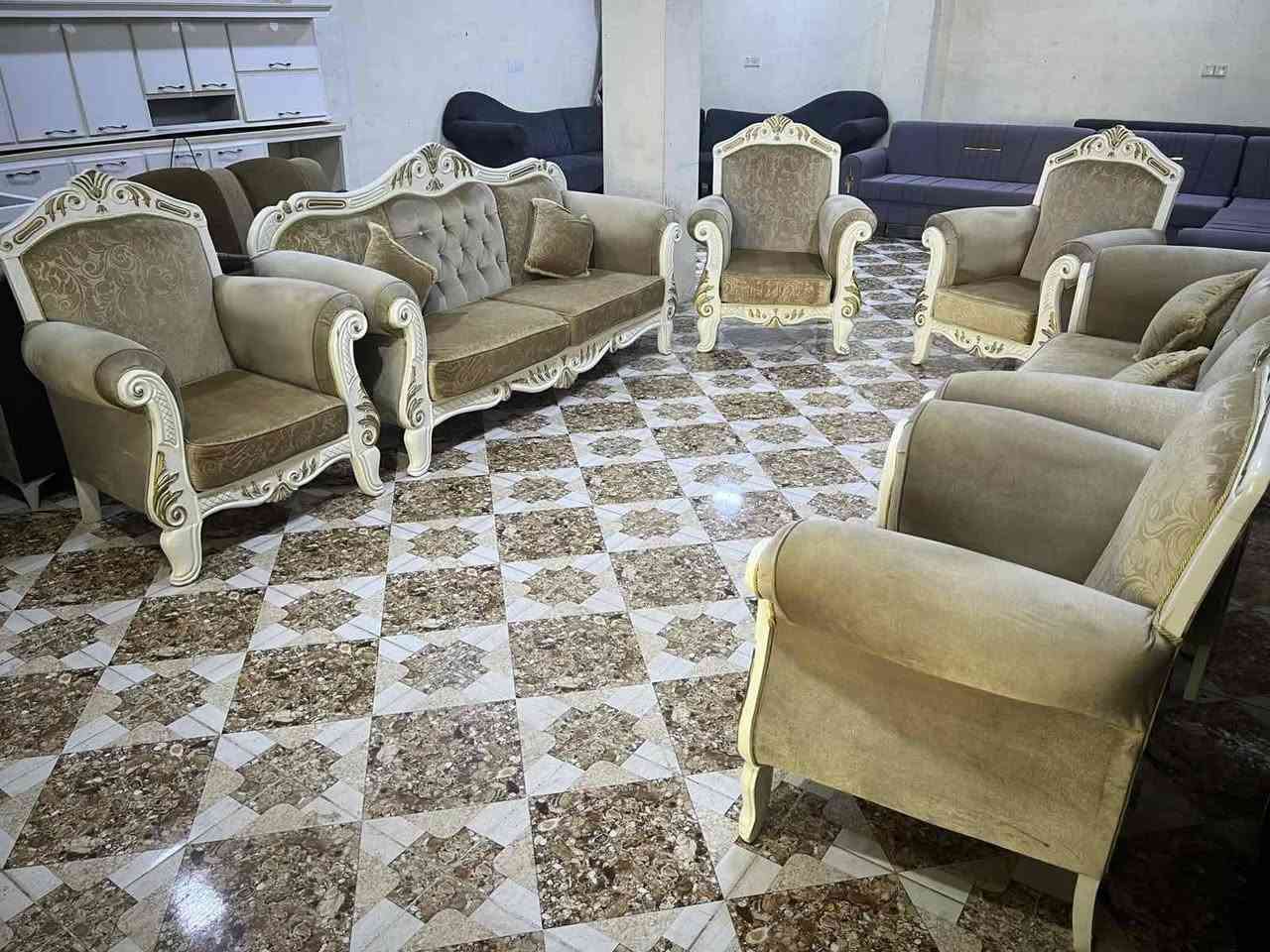 سلاو
هاتينةوة خزمةتان بة شتي نمونة
ئةم كلاسيكة تايبةتة بؤ فروشتن
زور باكة بيعةيبة تابليي جوانونايابة
توركيية
بةلوكي ماوة
١٠ نةفةريية
***********
