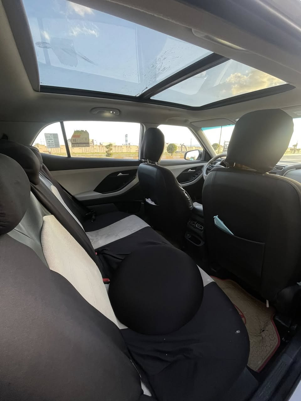 خليجي  مستخدم 105الف 

فول مواصفات 

فتحة سقف ( بانورما )

بصمة تشغيل وتشغيل عن بعد 

مري جانبية شفط كهربائي

عدادات ديجيتال

شاشة كبيره

كاميرا خلفية 

بلوتوث

حساسات اماميه

حساسات خلفية 

اضواء led 

اوتو هولد 

هاندبريك كهربائي

كير ٨ نمر

4 وضعيات قياده سبورت ونورمل وايكو 

تحكمات ستيرن جهتين

شفتات ستيرن 

شاحن لاسلكي

منافذ USB 

تبريد قطعتين

اشاير بالمري الجانبية 

السياره لونين اسود وابيض المرغوب 
بيها بارد بالصندوك ورصعتين بالجاملغ الخلفي مرجهن PDR وعلى كد اصبع بالبنيد بارد مابيها قطره صبغ 
السياره اني مدوشمها يعني الدوشمه البلادية جديده

سعرها 169$ وبيها مجال حك الجية
للتواصل *********** موجود واتس او اتصال
