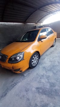 سياره جيلي كير و محرك كورلااوتماتيك موديل 2013 السعر 45 و بيه مجال رقم...