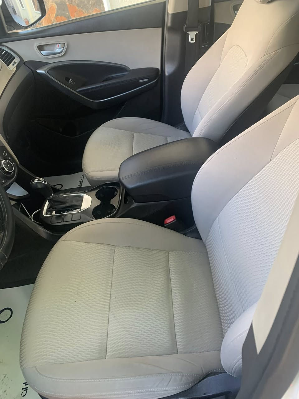 سنتافيا ٢٠١٧ خليجي مكفولة من الصبغ والتبديل
والبارد والشخط جديدة بمعنى الكلمة ماشية ١٢٨ الف كيلو 
محرك ٤ سلندر دوش ٢٤٠٠ 
مواصفات 
بنوراما
تحكمات ستيرن
حساس خلفي 
٣ قطع تبريد 
٧ راكب 
المكان بغداد الكاظمية 
الموبايل ***********
