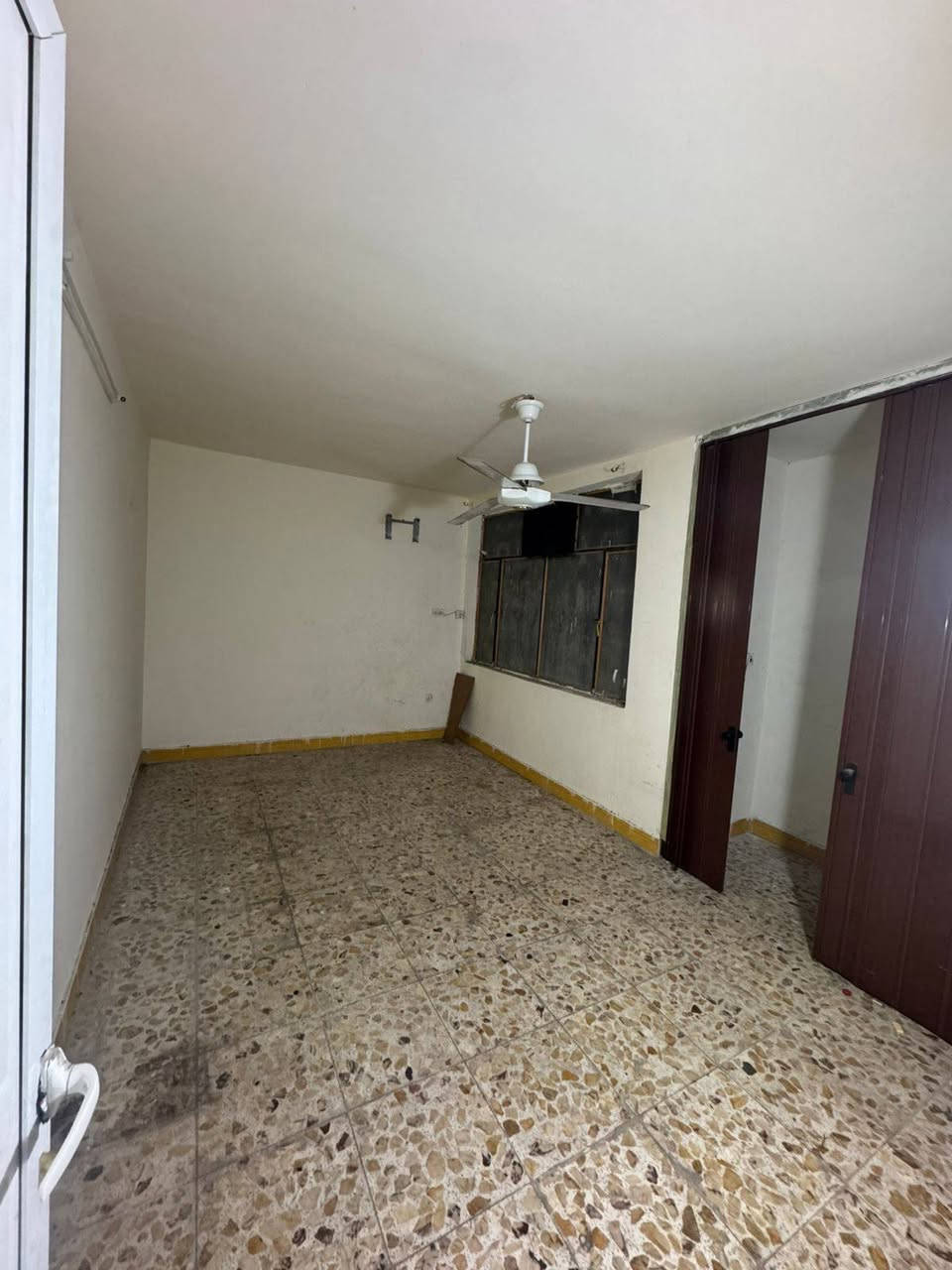 للايجار في السيديه 
60م نضيف جدا
يحتوي على 2نوم وصاله ومطبخ وخدمات 
ايجاره:-750الف 
للاستفسار 
***********
