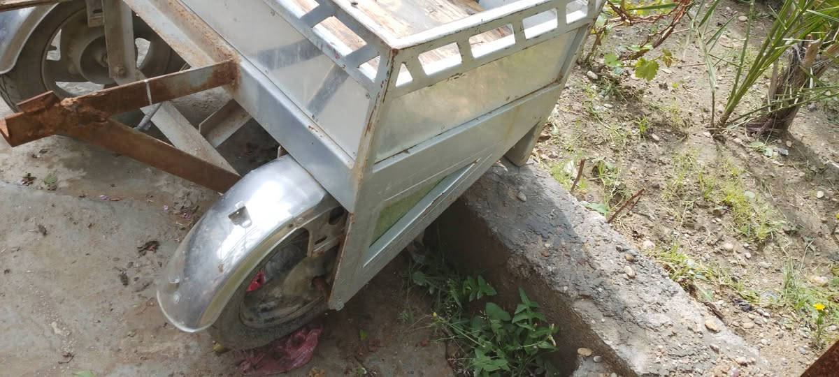 يوجد عربانه ماطور لبيع نتصل عله رقم***********
