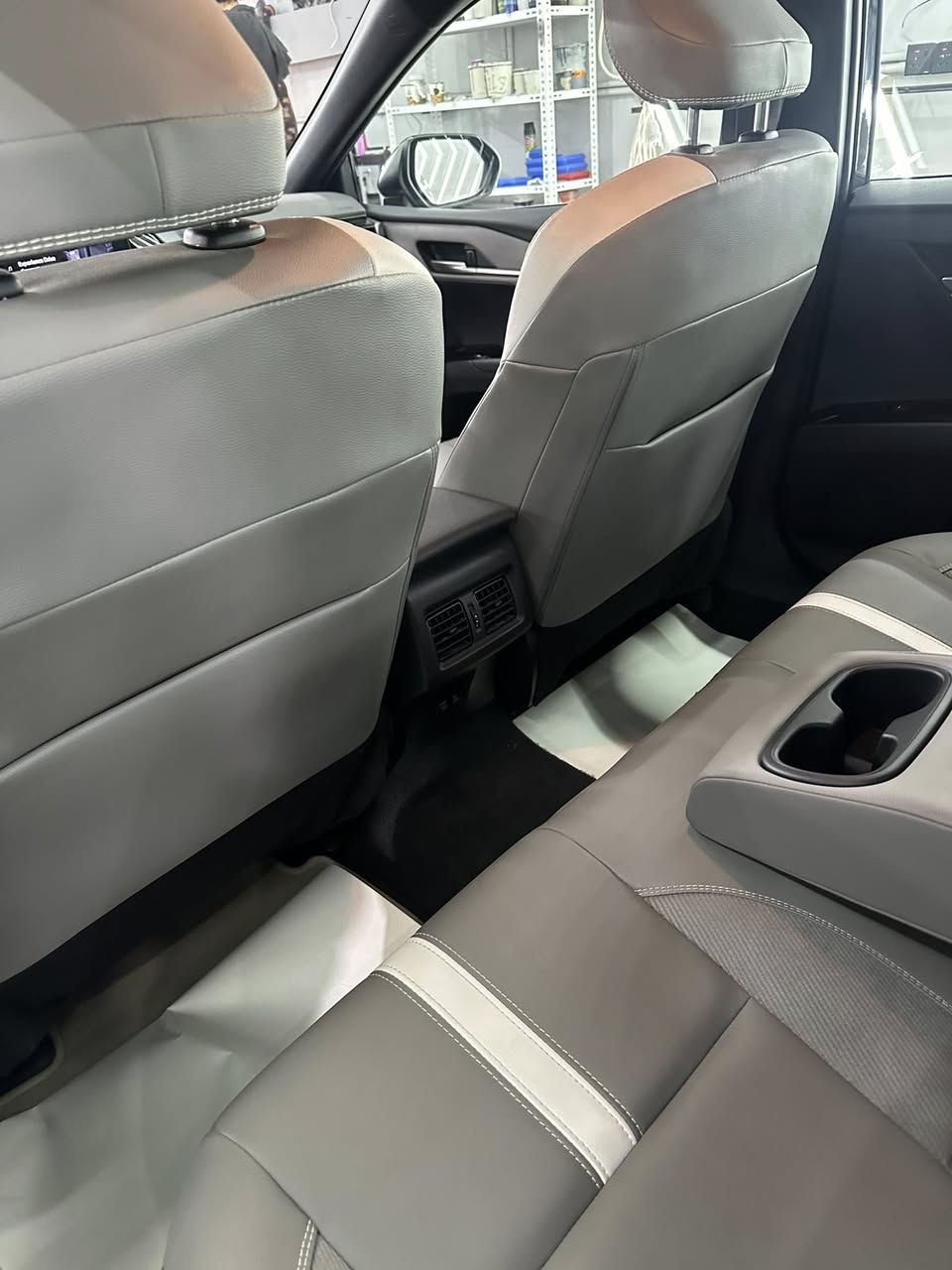 السلام عليكم
تيوتا كامري موديل ٢٠٢٥ هايبرد فئة SE ماشية ١١ ألف مايل رقم بغداد بأسمي تحويل ثاني يوم السعر ١٩٣ وبيهة مجال السيارة موجودة بأربيل تفاصيل أكثر اتصل على الرقم ***********
***********
