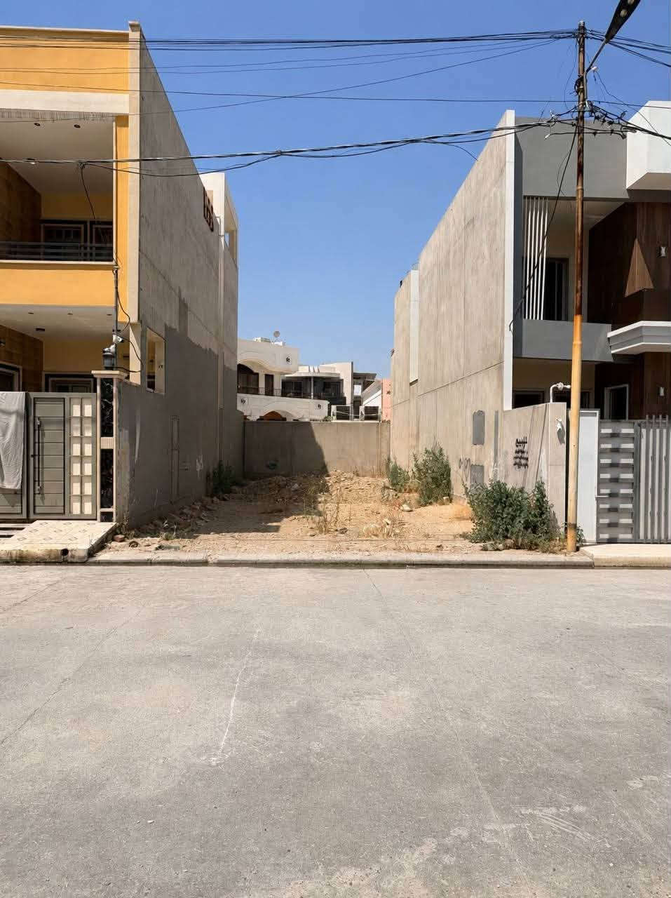 🏡 أرض للبيع – حي المزارع الأولى

📍 الموقع: حي المزارع الأولى
📐 المساحة: 150 م²
📏 الواجهة: 7.5 م
📏 العمق: 20 م
🕌 قرب جامع القادر
📄 صنف الأرض: زراعي (كارت بلدية)
🌅 الاتجاه: شروق ابتدائي

✨ فرصة مميزة للاستثمار أو السكن في منطقة هادئة

📞 للاستفسار والتواصل:
🏢 مكتب علي الحمداني لتجارة العقارات
📍 الموصل – حي البلديات مقابل منتزه الكفاءات الأولى 
📱 ***********
📱 *********** 
📢 تابعوا عروضنا أولاً بأول على التلكرام:
🔗 https://t.me/alialhamdany2
