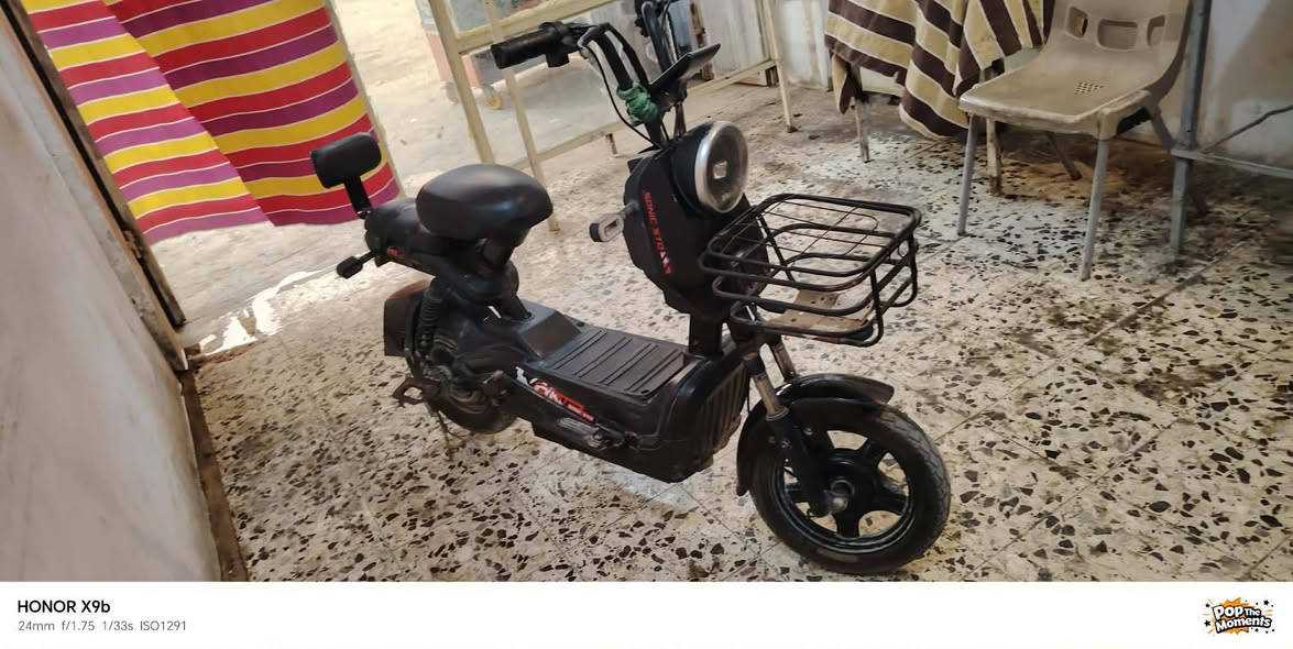 بايسكل شحن حجم 14 نضيف اربع بطاريات لايت وشاير بصمه صار 5اشهر  اخذته بسعر 450 محتاج واريد ابيع ع 300 قفل شرط الفحص اخو الجديد شركة سونك ستو .
***********
